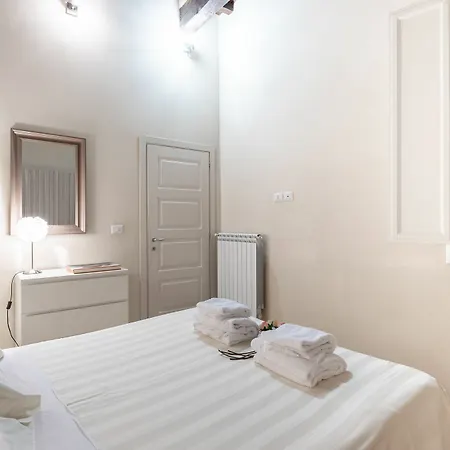 Apartment Santa Croce White *