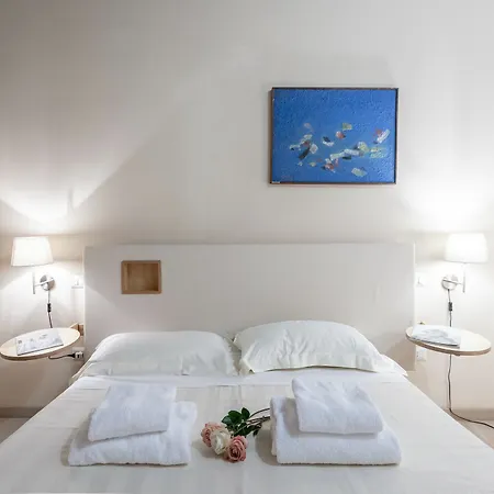 Santa Croce White Apartment